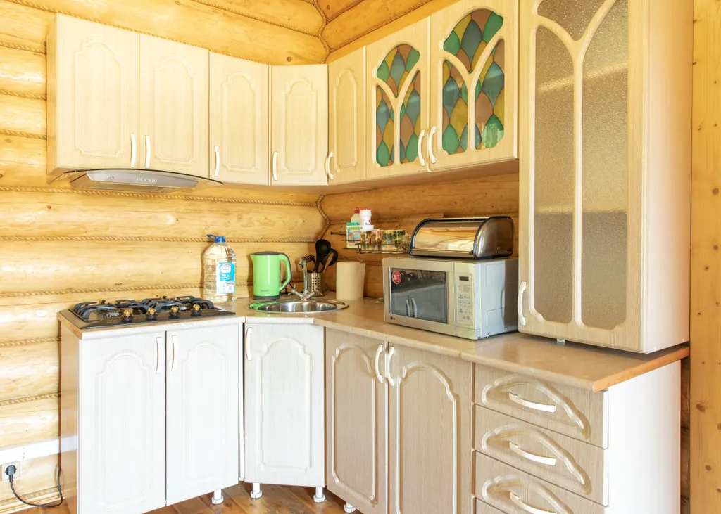 Дом рядом с озером