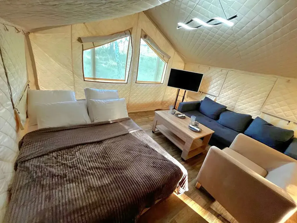 Коттедж 1к Шале Сафари Хаус в лесу — аренда посуточно в Зелёная Поляна