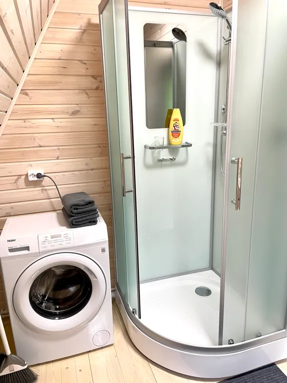 Дом-шалаш для семейной пары