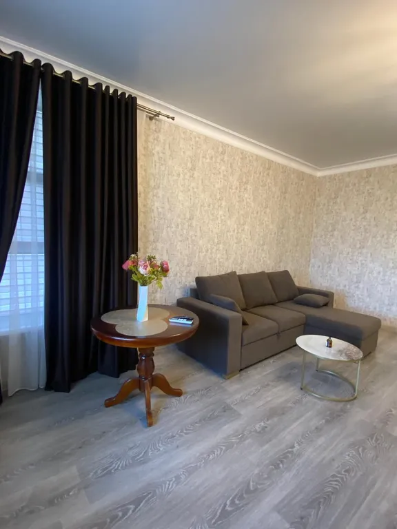 Двухкомнатная квартира в самом центре, новый дом, вид на море