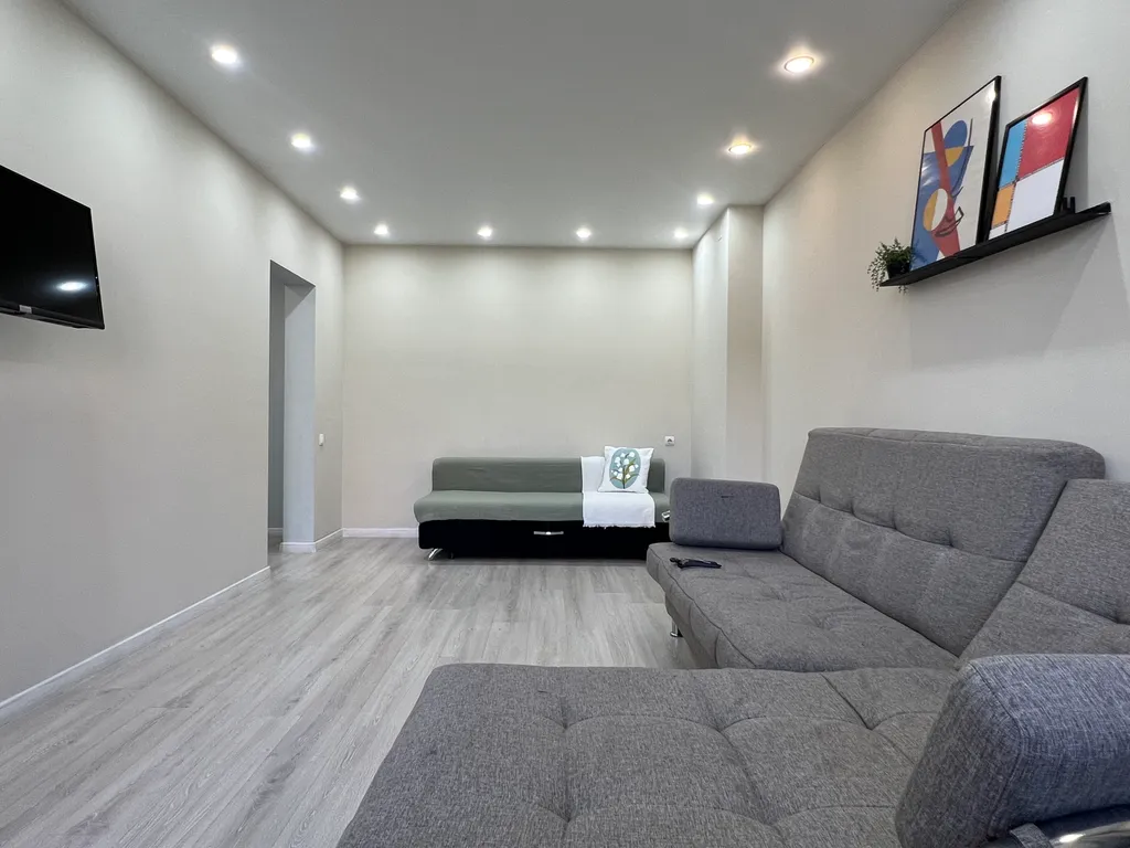 Просторная 2-к квартира в центре. Не берем оплату за финальную уборку