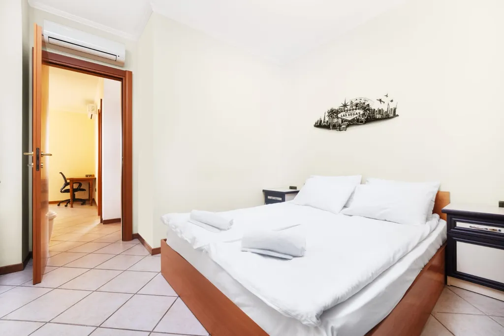 Квартира с 2 спальнями, балкон с видом на парк