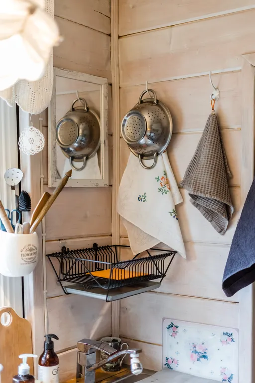 Хутор в лесу Розовый шмель