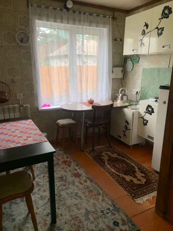 Живописный дом на природе недалеко от города