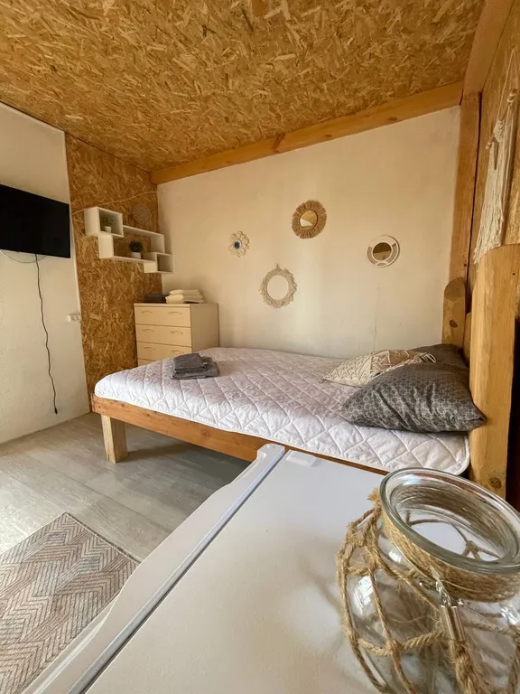 Летний четырехместный домик с верандой