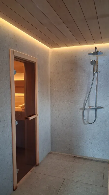 Современный дом на берегу озера в национальном парке Браславские озера