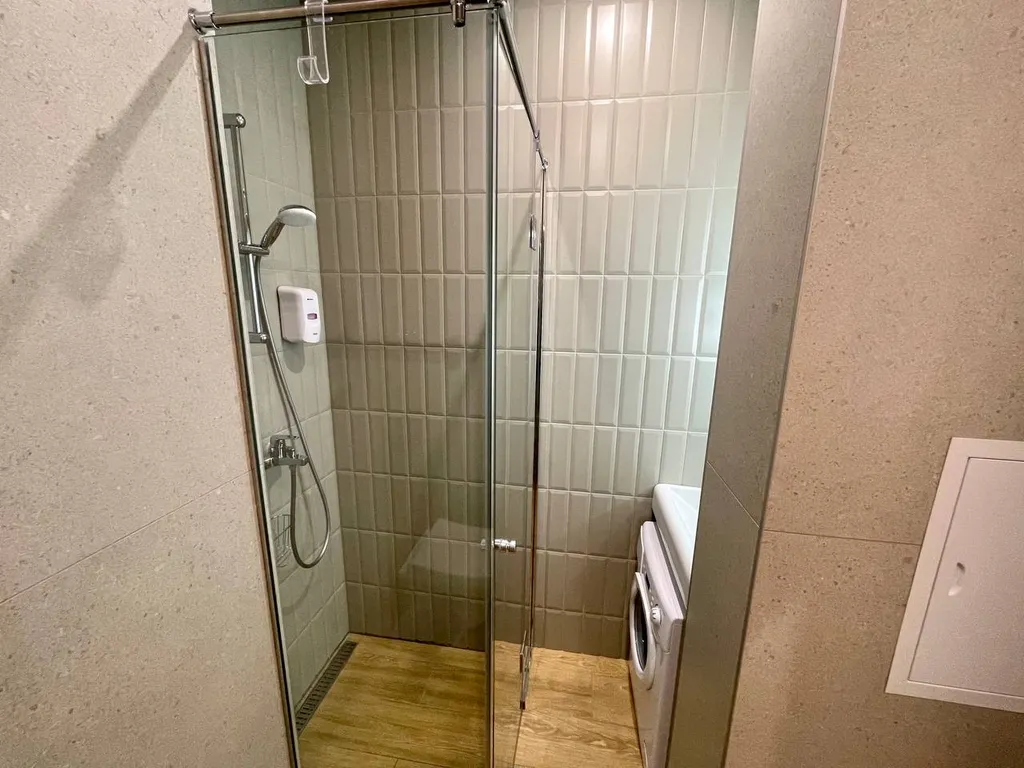 "В Гости!" на Запорожской 69 (1к студия №1 рядом с БЦ "Сити")