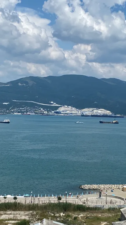 Квартира Уютная квартира на берегу моря с шикарным видом — Новороссийск