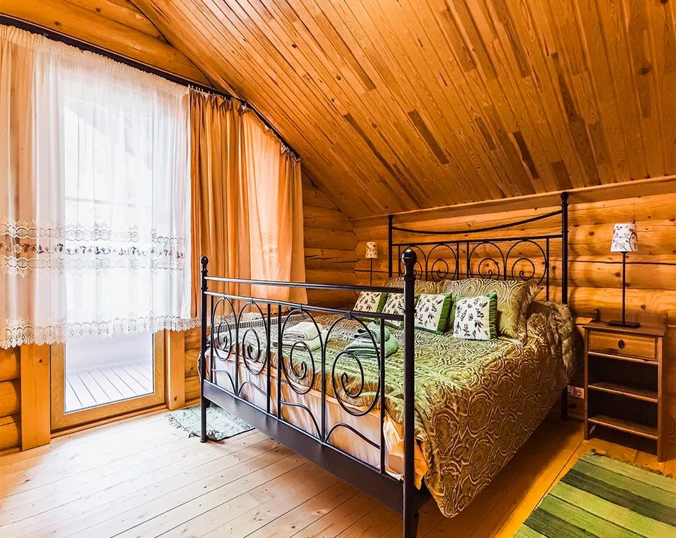 Уютный дом на берегу озера с тёплым бассейном на территории Порт Тихий