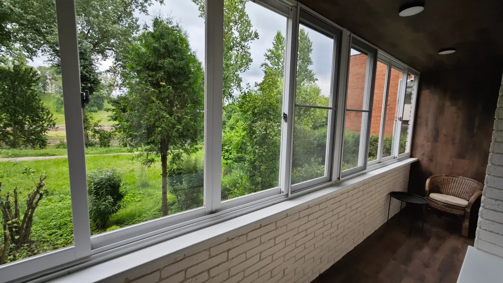 Современная однокомнатная квартира на набережной Двины