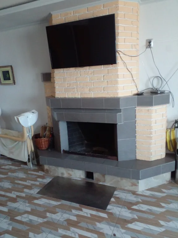 Эллинг на берегу моря