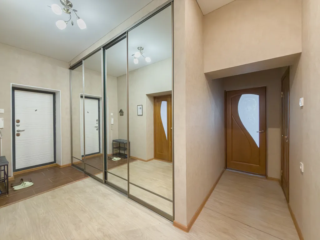 Евротрешка с подземной парковкой близко к центру