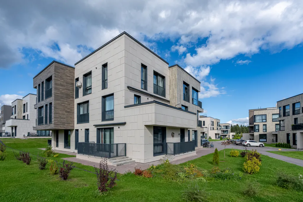 Охта Сьют 17 c отдельным входом