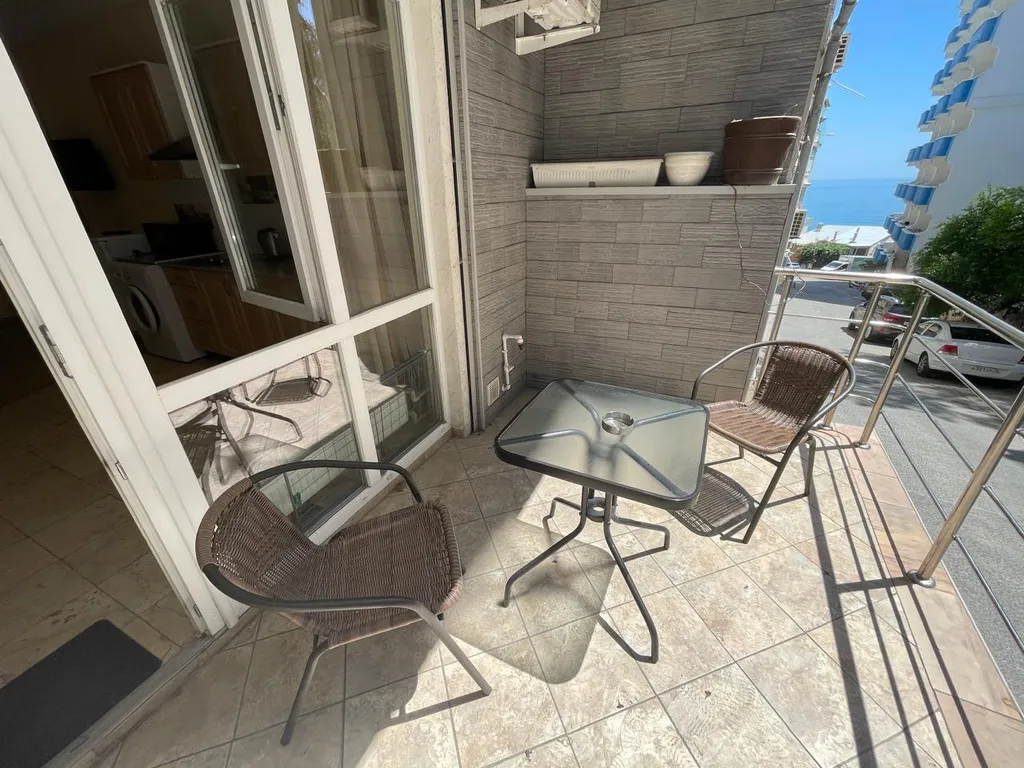 Студия на берегу моря