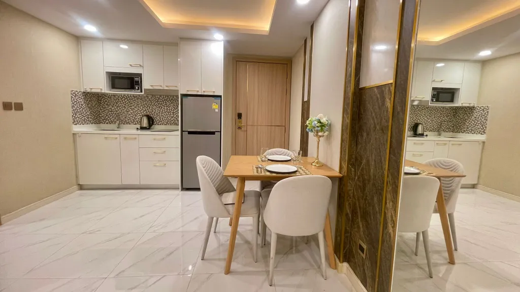 Teak GSR - Dusit Grand Park 2