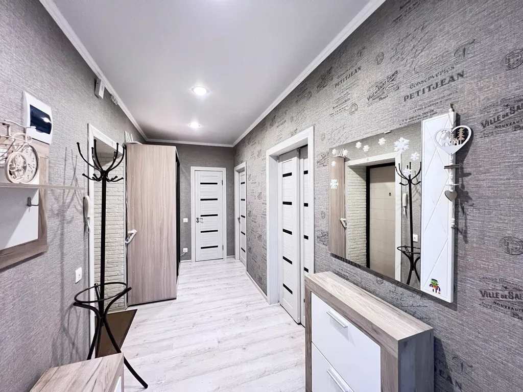 Двухкомнатная ЦЕНТР новый дом