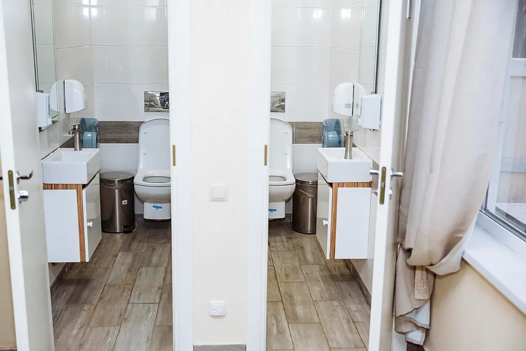 Белоснежная веранда и усадьба