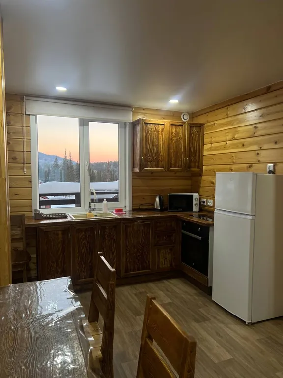 Коттедж с баней и сушилкой на территории