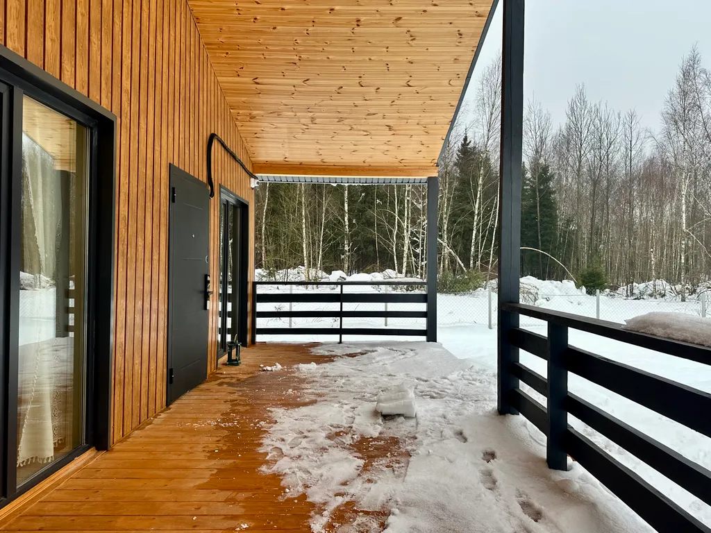 Домик в деревне На Бали Бывали с видом на лес