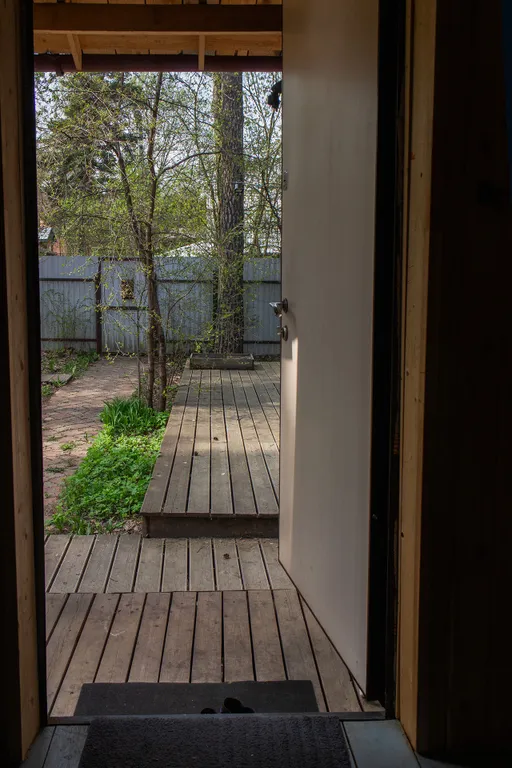 Дом в соснах