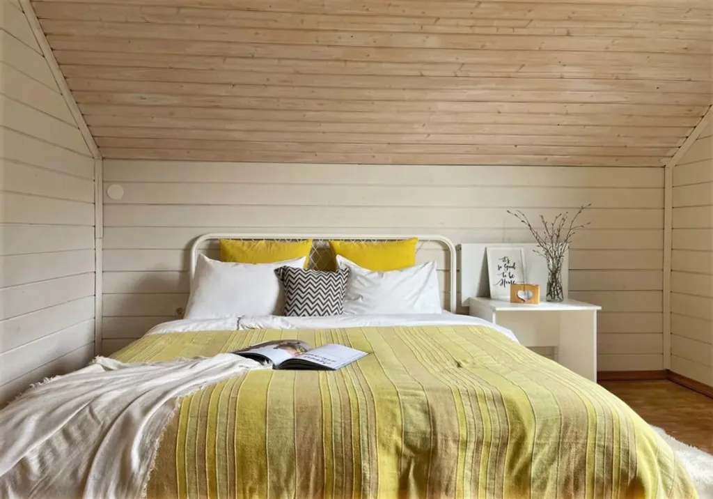 Дом с камином и с большим фруктовым садом