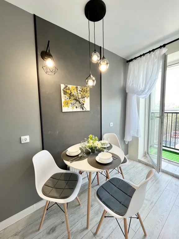 Дизайнерская квартира при въезде в город