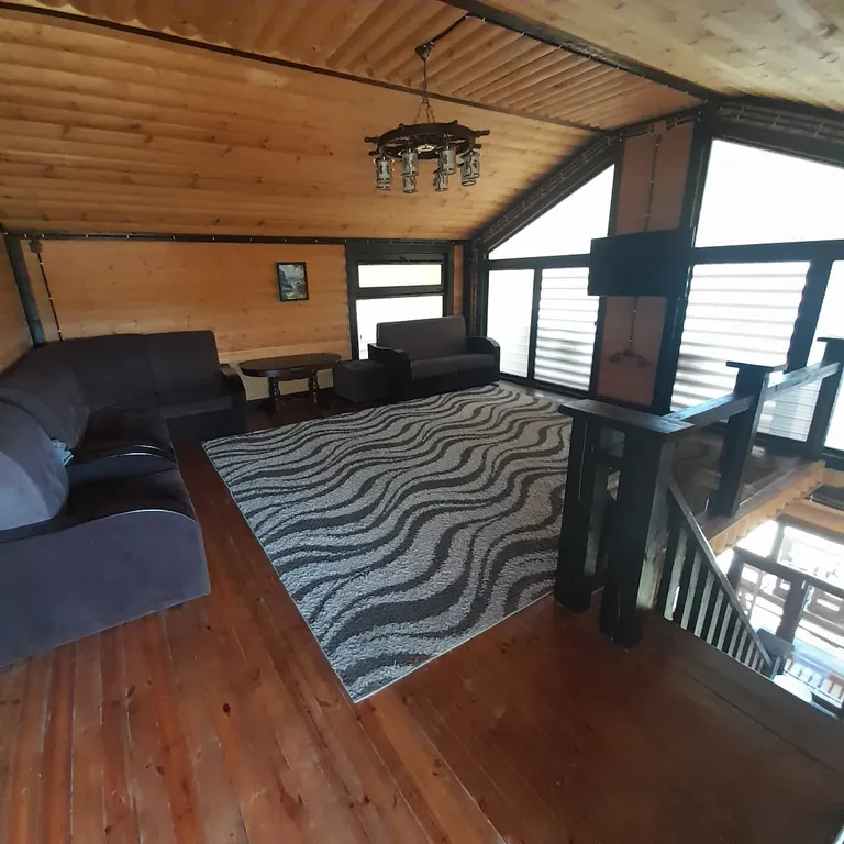 Уютный деревянный коттедж у моря