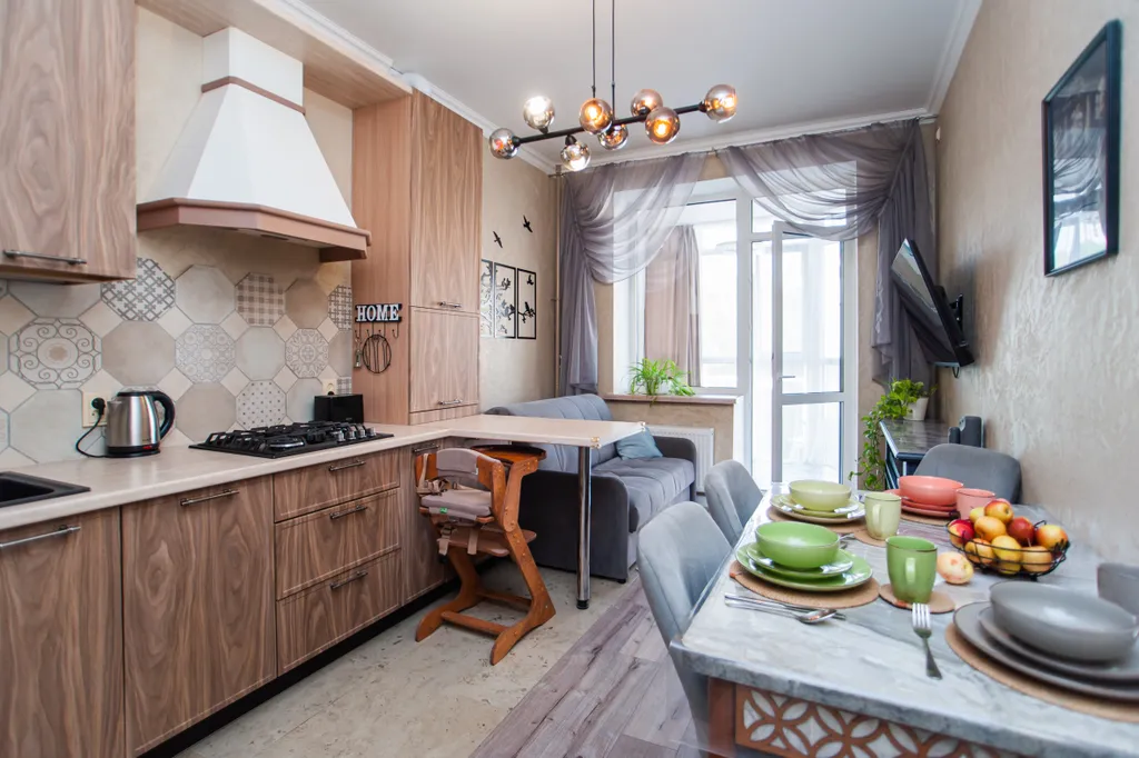 Двухэтажная квартира рядом с зимним лесом