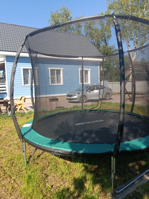 Коттедж Дом с батутом для детей — Новая Ладога