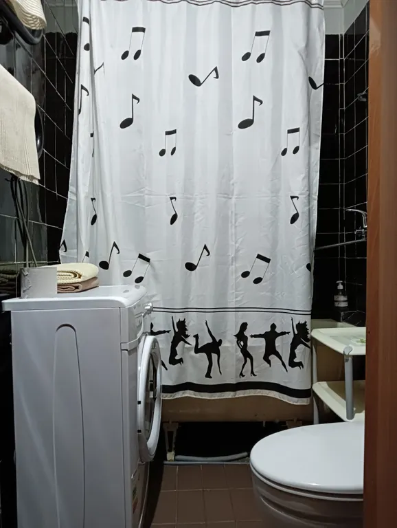 Квартира у Авроры, Алмаза