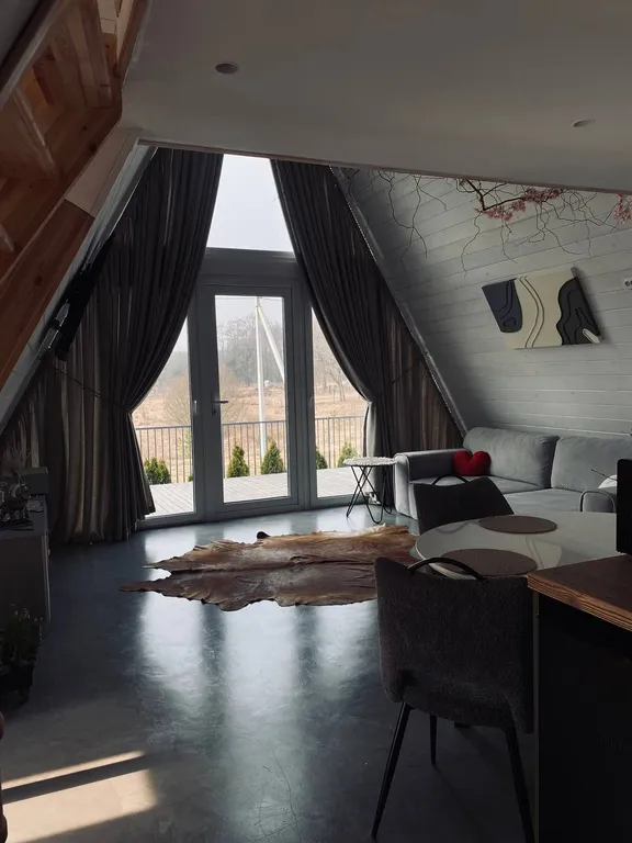 Треугольный дом в скандинавском стиле A-frame