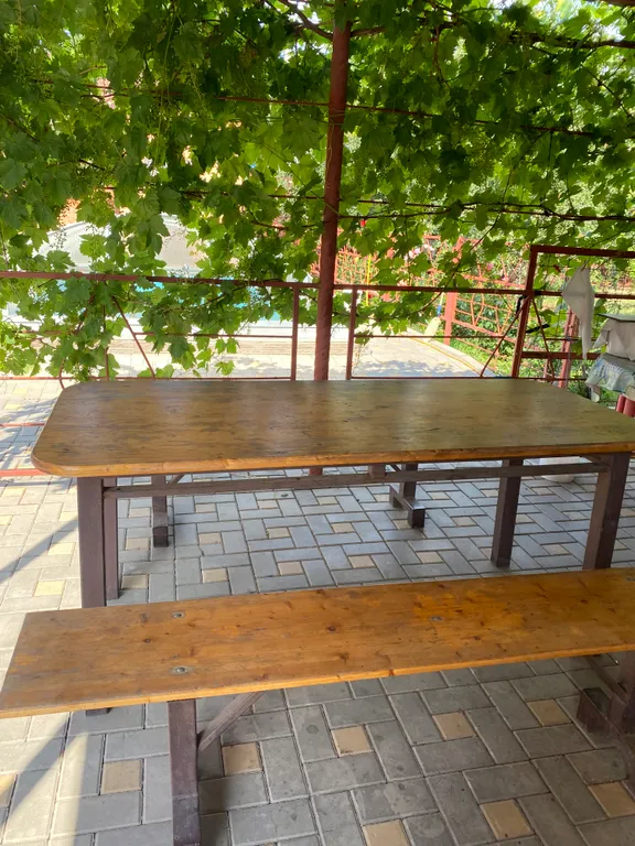 Комната - все имеется для проживания, отдельный вход