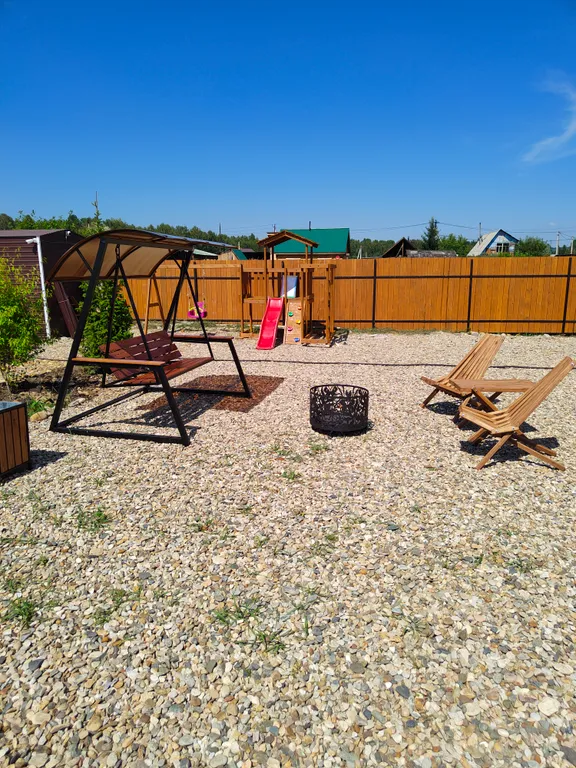 Домик на берегу озера в современном стиле со всеми удобствами