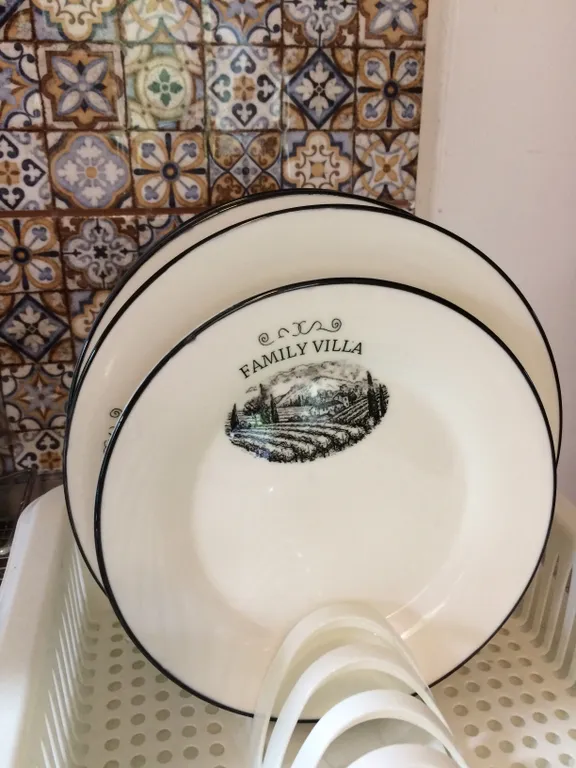 Загородный дом в лесу вблизи залива