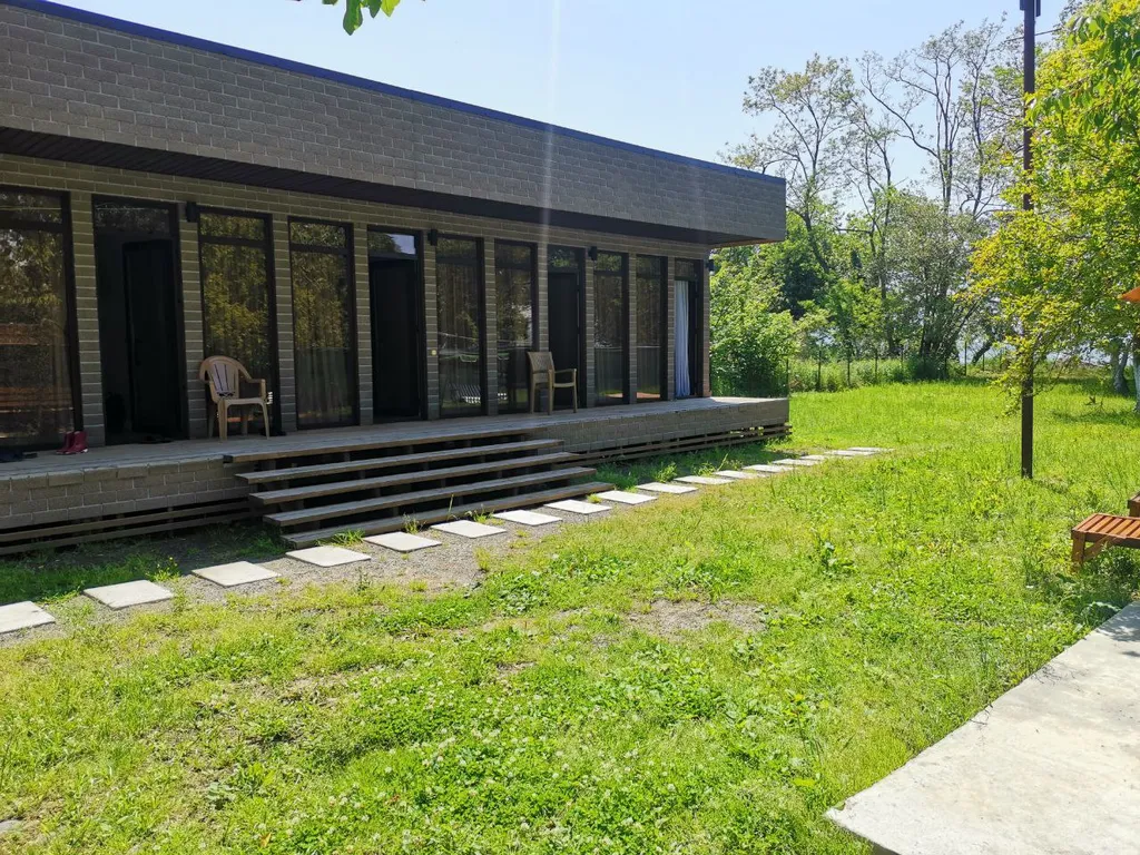 Дом с морем за калиткой