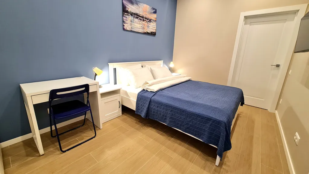 Квартира-студия с изолированной спальней и балконом в приморском парке