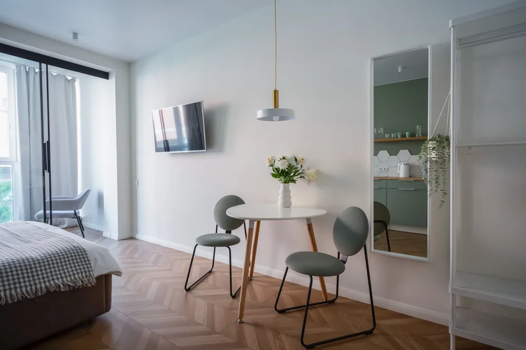 Квартира Квартира Стильная студия Оливковая с балконом и качелью — Калининград