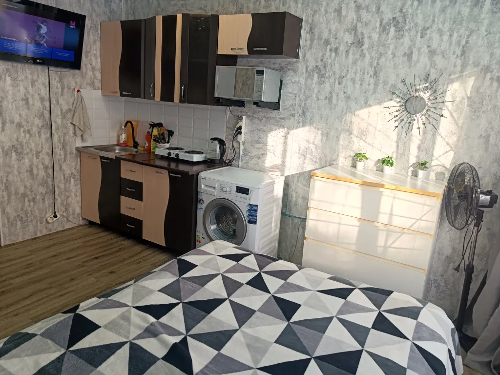 Студия для 2 человек у метро золотая нива