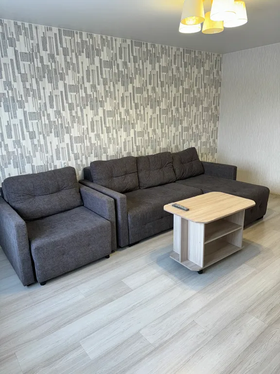 Двухкомнатная квартира с раздельными комнатами — аренда посуточно в Ангарск