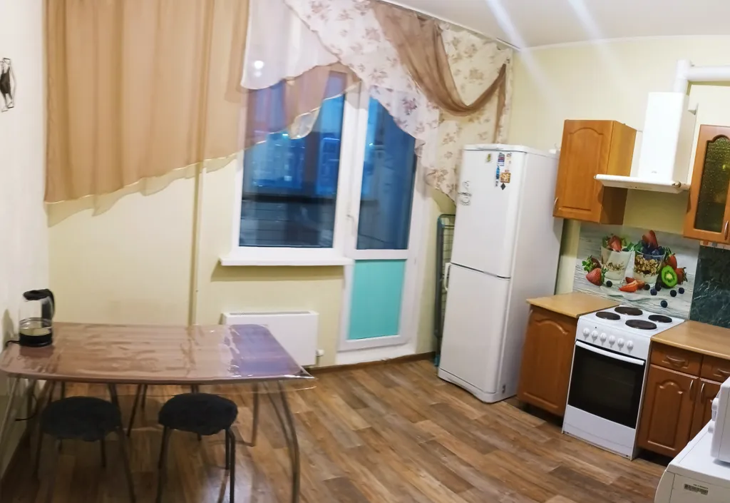 Уютная однокомнатная квартира район ТРЦ Аура