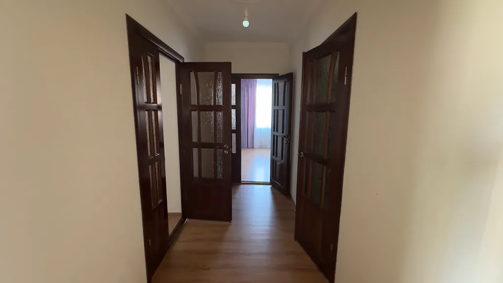 Второй этаж в доме в центре города, все в шаговой доступности