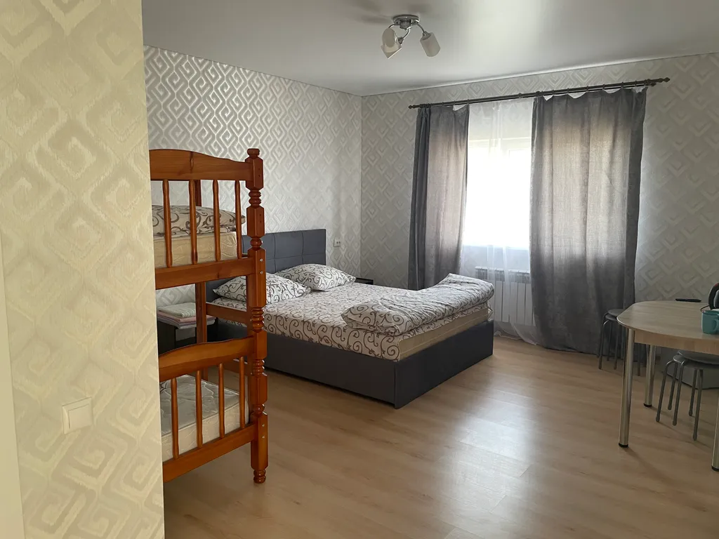 Квартира Комната в гостевом доме у парка Лога по пути на море — аренда посуточно в Старая Станица