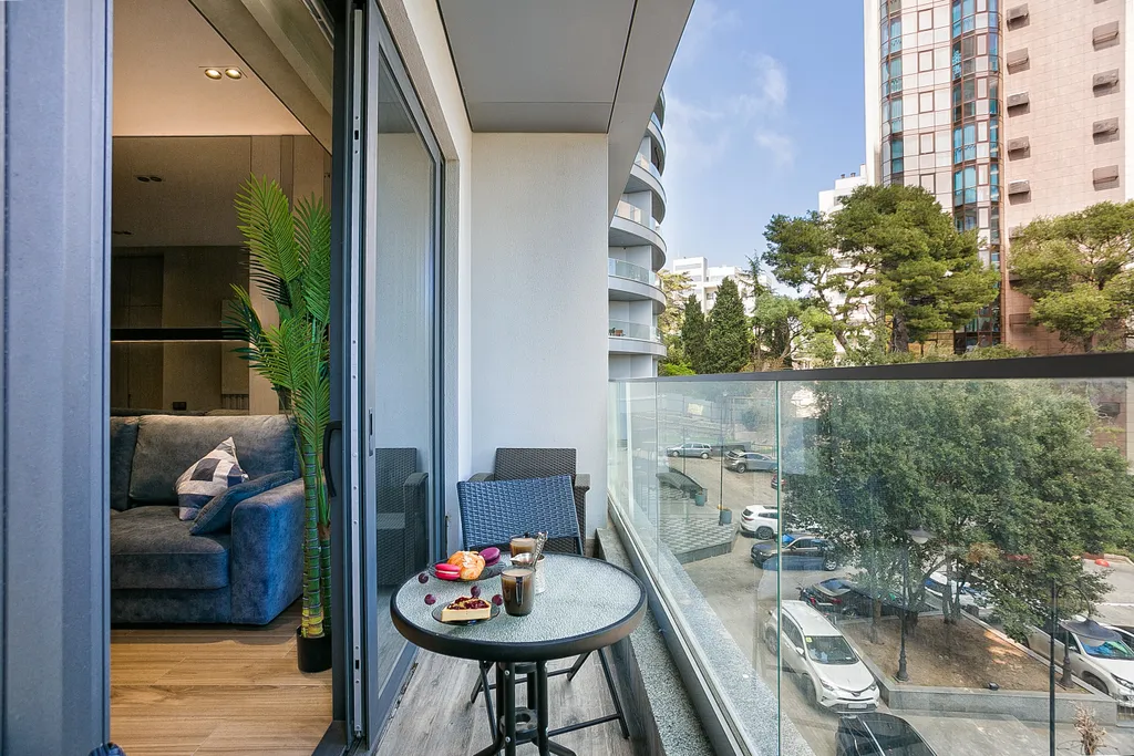 Квартира с террасой в Приморском парке с видом на лес и море