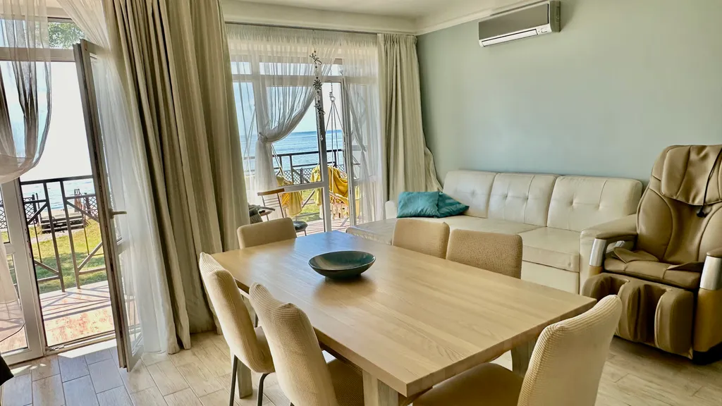 Квартира с панорамным видом на море