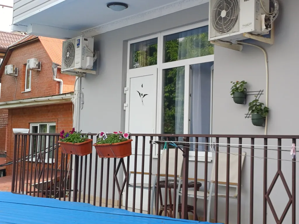 Уютный 4х местный номер в самом центре Лазаревского