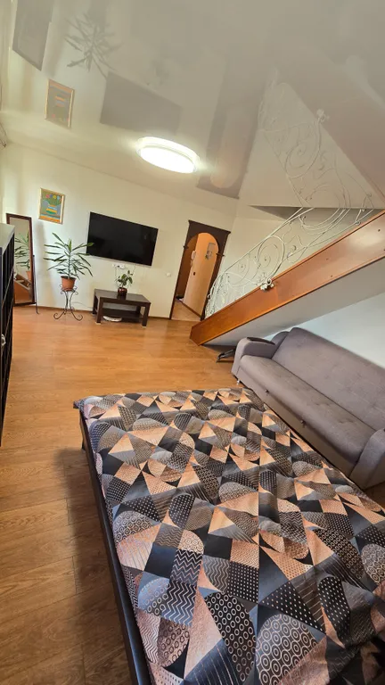 Двухуровневая квартира в центре города