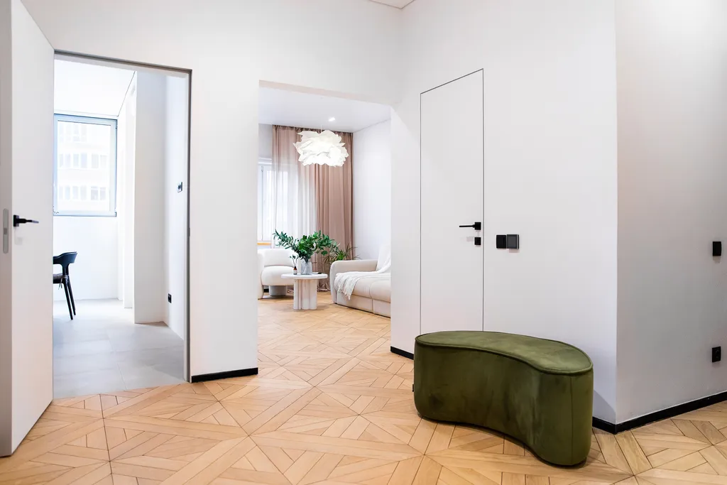 Стильная двухкомнатная квартира у моря