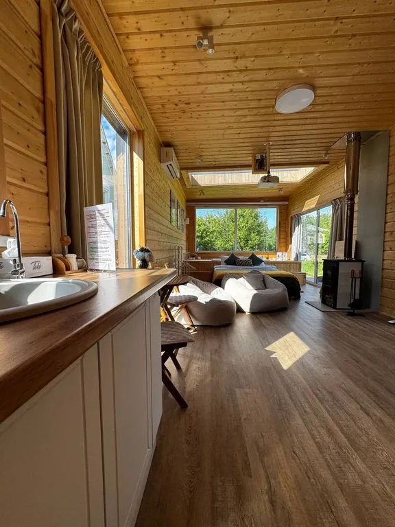 Дом для двоих с ванной и джакузи