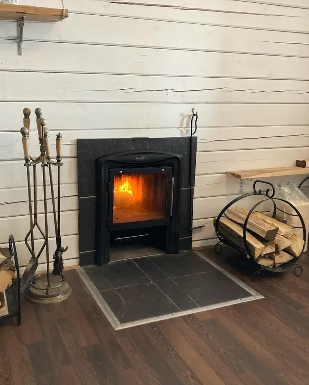 Дом у реки с баней