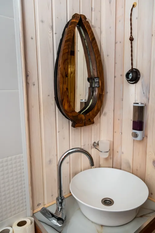 Домик у подножья горы Чегет